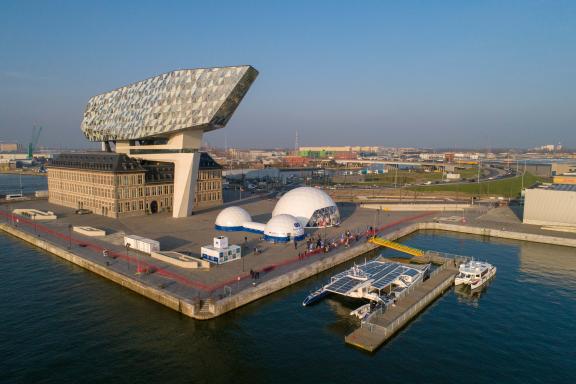 Energy Observer arrives in Antwerp