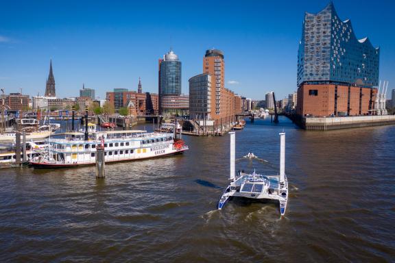 Energy Observer boat arrives in Hamburg port