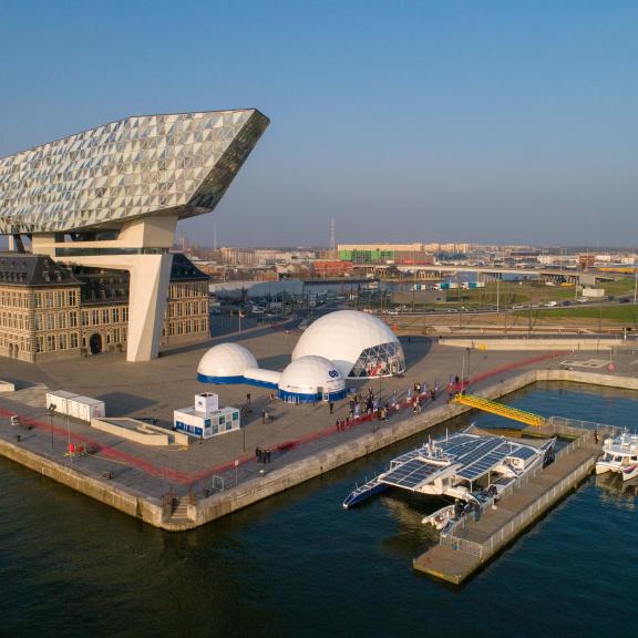 Energy Observer arrives in Antwerp